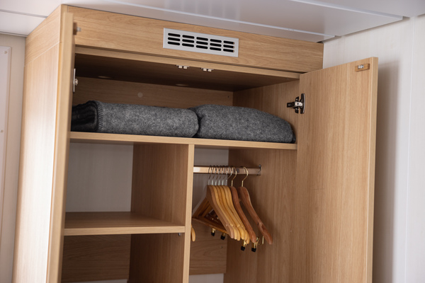 HX Hurtigruten Expeditions MS Spitsbergen Owners Suite 5 ©Espen Mills.jpg